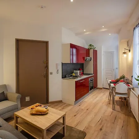 Appartement Superbe 7 Bis Rue Barla Nice